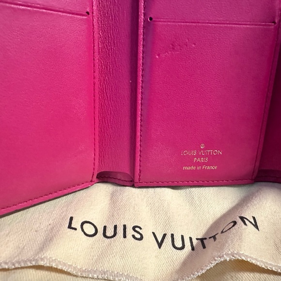 Louis Vuitton Capucines Wallet - Picture 4 of 11